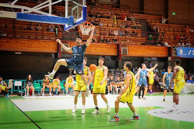 Galería de imágenes: Bueno Arenas Albacete Basket vs Basquet Llíria 13-09-2025