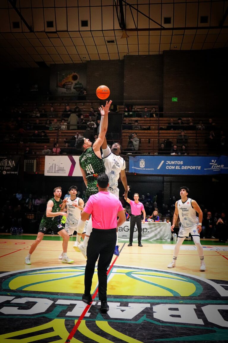 Galería de imágenes: Bueno Arenas Albacete Basket vs Ciudad Molina Basket 22-11-2025