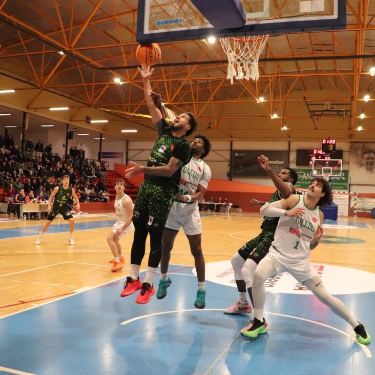 El Bueno Arenas Albacete Basket lucha hasta el final, pero cae ante el CB Toledo Basket (69-96) en la final del Torneo JCCM