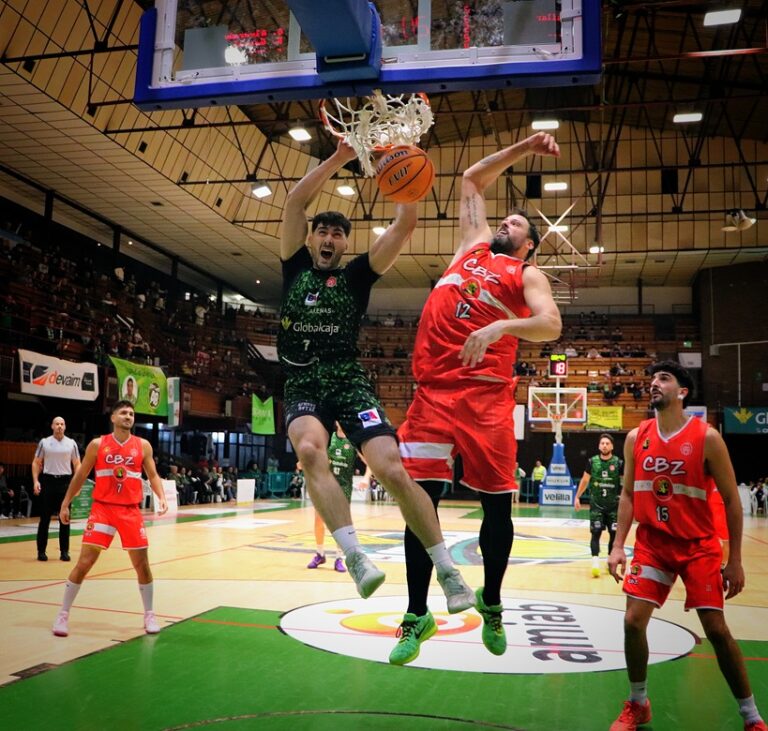 Galería de imágenes: Bueno Arenas Albacete Basket vs C.B. Zaragoza 20-12-2025