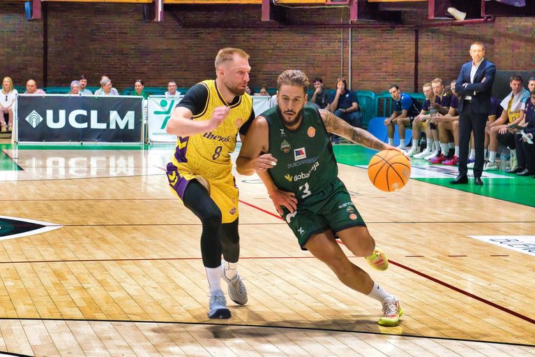 El Bueno Arenas Albacete Basket se estrena en Primera FEB con derrota (69 – 95) ante el Iberolea Palencia tras un intenso duelo