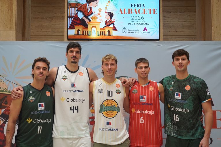 La navaja albaceteña, la Puerta de Hierros y el estampado manchego, protagonistas de las nuevas equipaciones del Bueno Arenas Albacete Basket