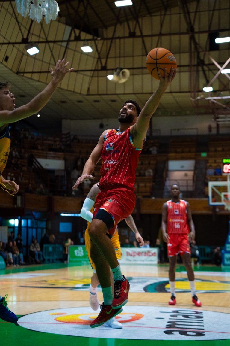 El Bueno Arenas Albacete Basket compite durante tres cuartos, pero se despide de la Copa ante el Gran Canaria (82-105)